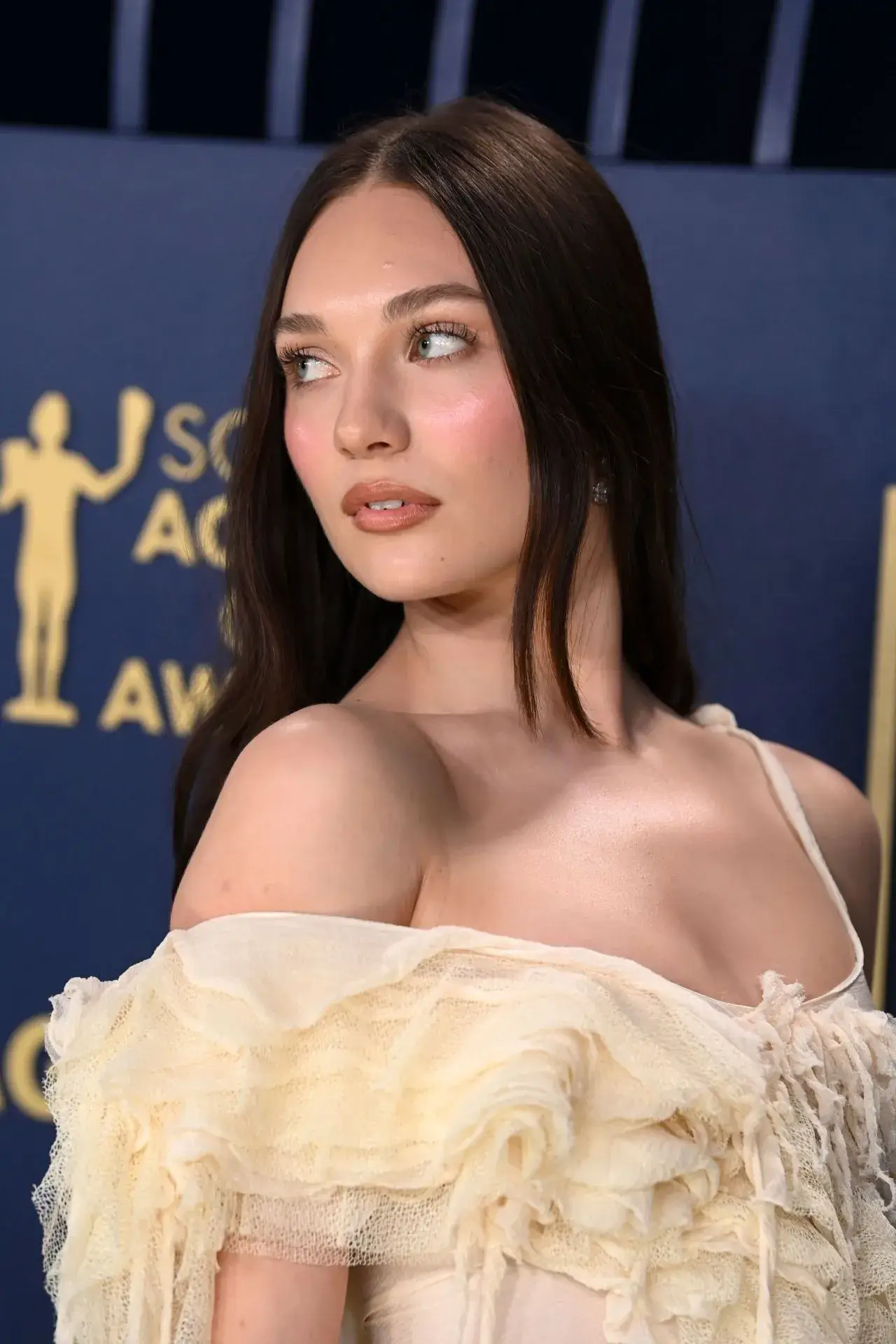 MADDIE ZIEGLER STILLS AT SCREEN ACTORS GUILD AWARDS 2024 IN LOS ANGELES 5